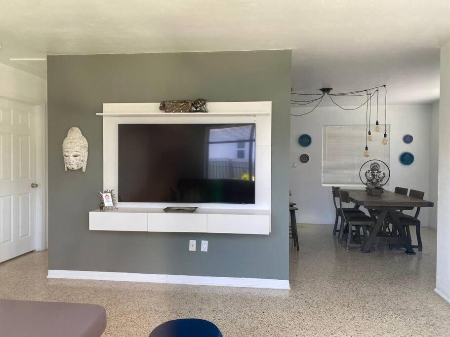 Stayover In Miami Home 2Br - 1Bth - Free Parking Eksteriør bilde