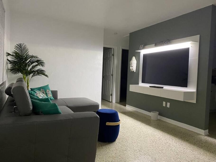 Stayover In Miami Home 2Br - 1Bth - Free Parking Eksteriør bilde