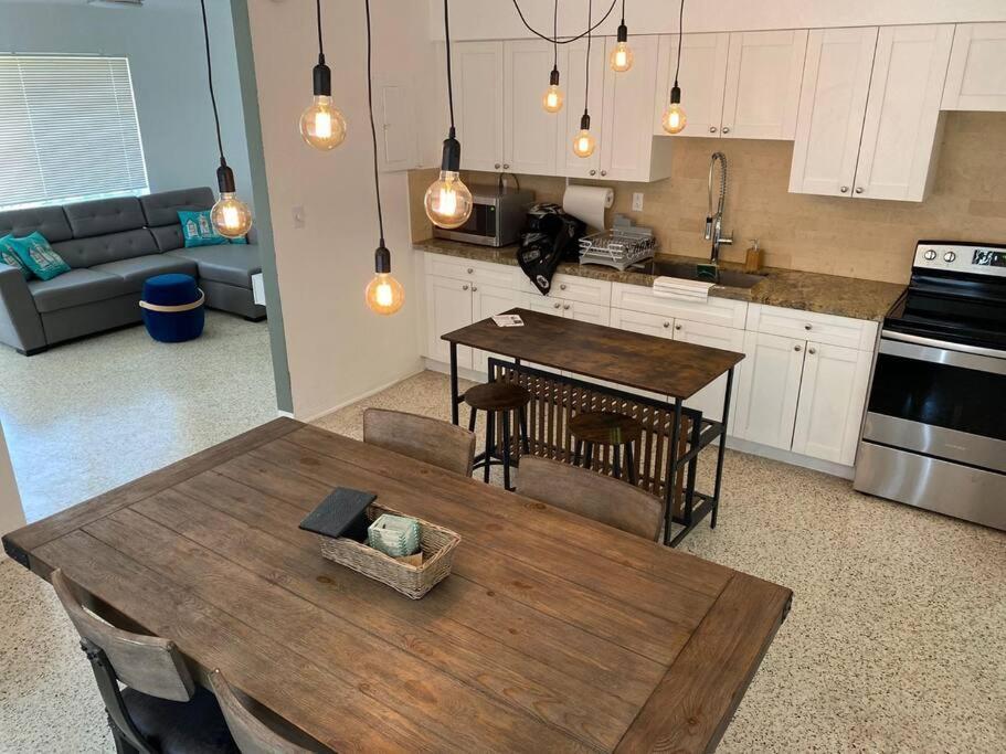 Stayover In Miami Home 2Br - 1Bth - Free Parking Eksteriør bilde